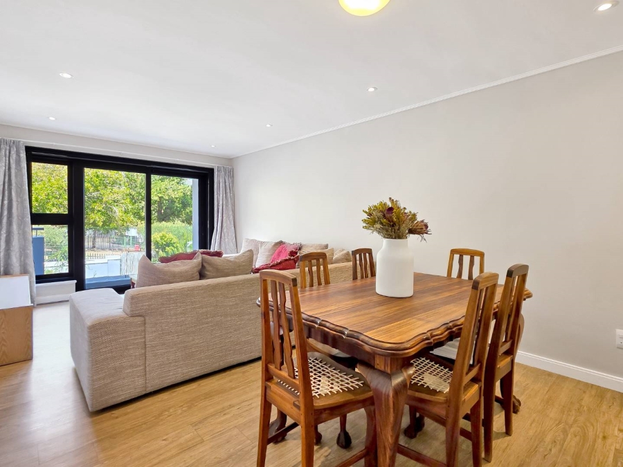 2 Bedroom Property for Sale in Vredehoek Western Cape